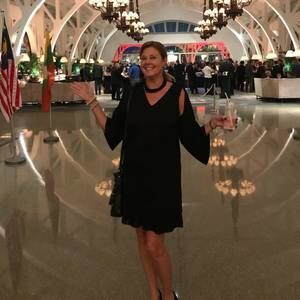 Meet your Posher, Carrie